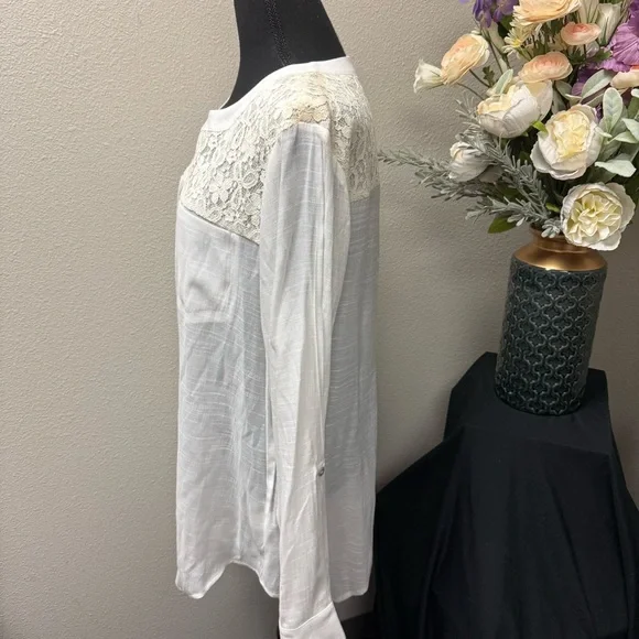Democracy Cream Lace Yoke Button Front Blouse Top XL Boho Chic Lightweight - Picture 2 of 8
